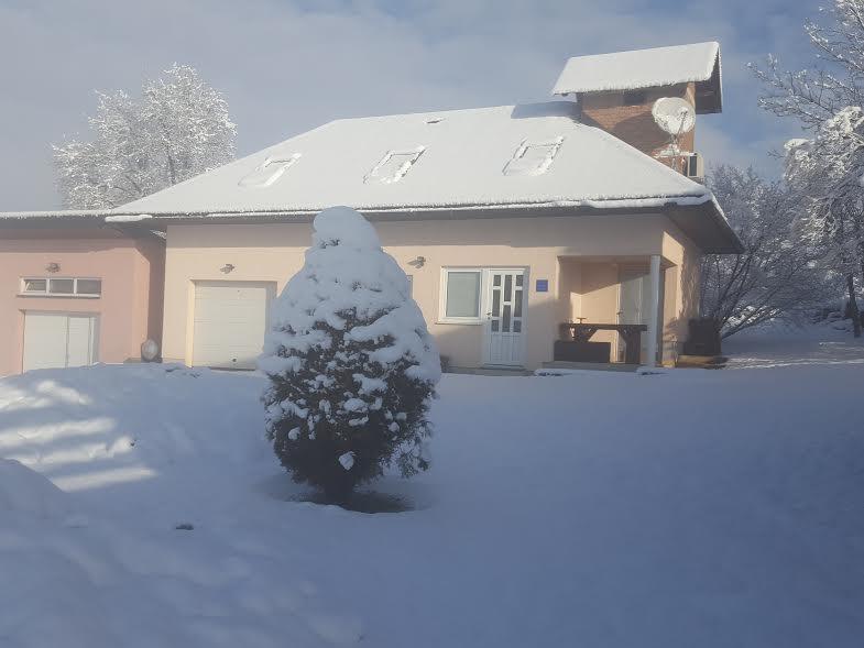 Apartment Oreskovic Otočac Zewnętrze zdjęcie