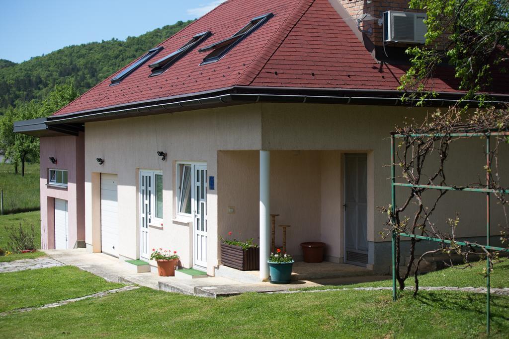 Apartment Oreskovic Otočac Zewnętrze zdjęcie