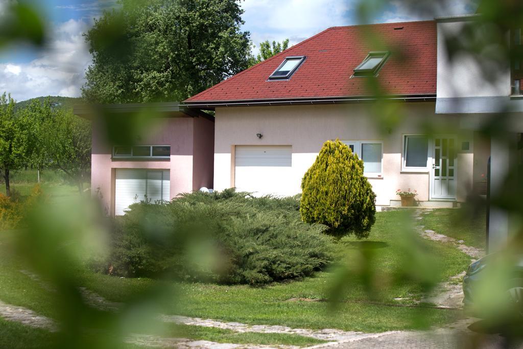 Apartment Oreskovic Otočac Zewnętrze zdjęcie