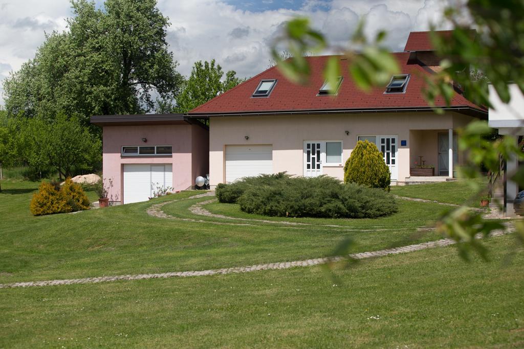 Apartment Oreskovic Otočac Zewnętrze zdjęcie