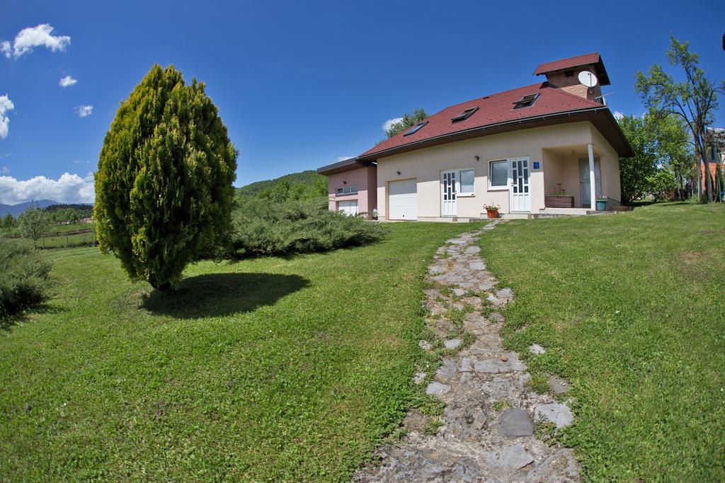 Apartment Oreskovic Otočac Zewnętrze zdjęcie
